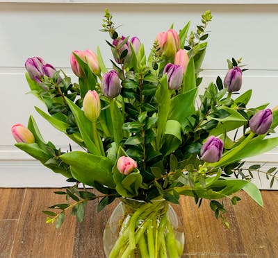 Product Image - Early Bloom Bouquet