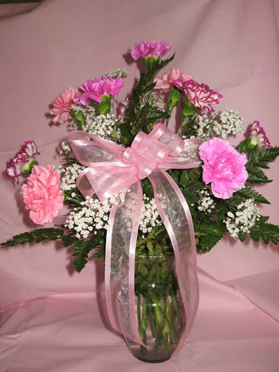 Product Image - Dozen Carnations Arranged in Vase (Pink)